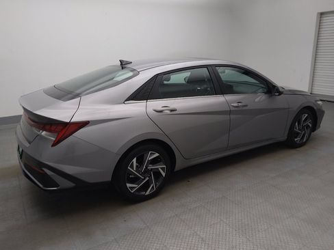 Used 2025 Hyundai Elantra SEL FWD image 10