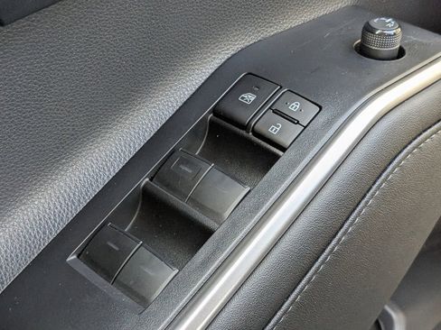 Used 2024 Toyota Highlander LE image 26