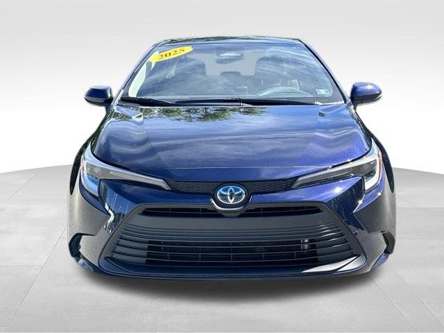 Used 2025 Toyota Corolla LE AWD/4WD image 8