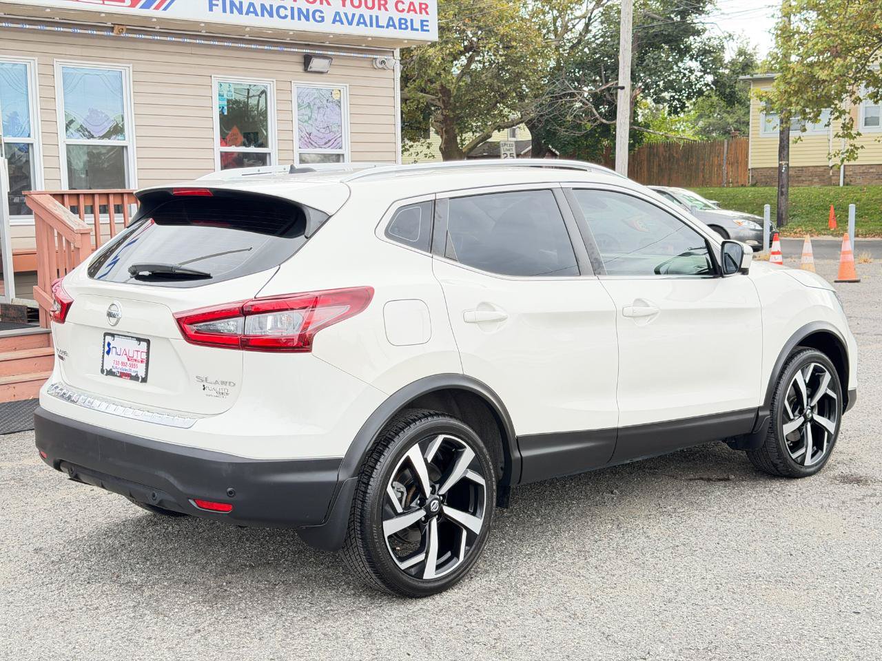 Used 2022 Nissan Rogue Sport SL AWD/4WD image 4