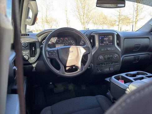 Used 2025 Chevrolet Silverado 2500 Custom w/ Custom Value Package image 21