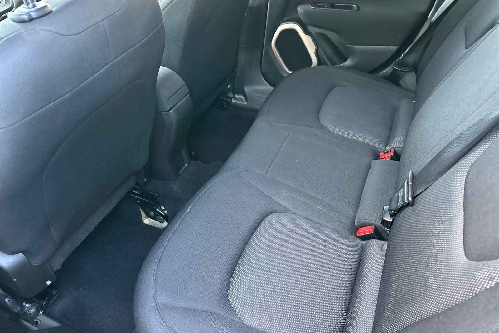 Used 2017 Jeep Renegade Sport w/ Power & Air Group FWD image 11
