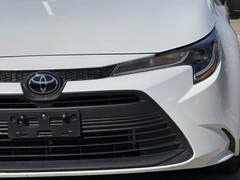 Used 2025 Toyota Corolla LE FWD image 9