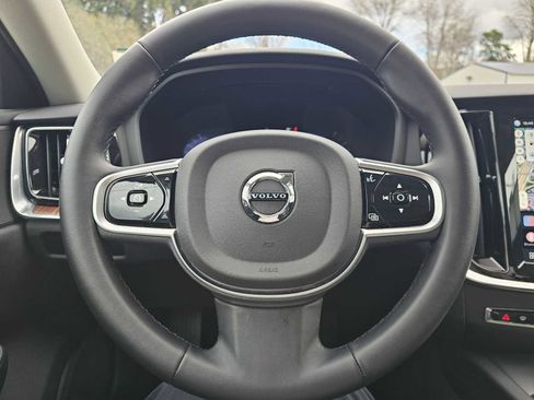 Certified 2025 Volvo V60 B5 Cross Country Plus AWD/4WD image 27