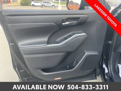 Certified 2024 Toyota Highlander XLE FWD image 26