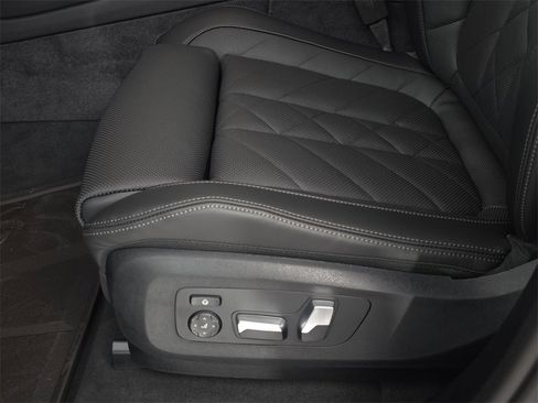 New 2026 BMW X5 xDrive40i w/ M Sport Package image 28