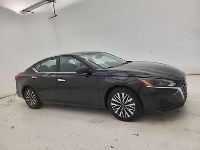 Used 2024 Nissan Altima 2.5 SV