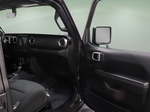 Certified 2018 Jeep Wrangler Unlimited Sahara AWD/4WD image 11