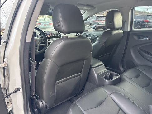 Used 2017 Chevrolet Volt LT w/ Comfort Package image 23