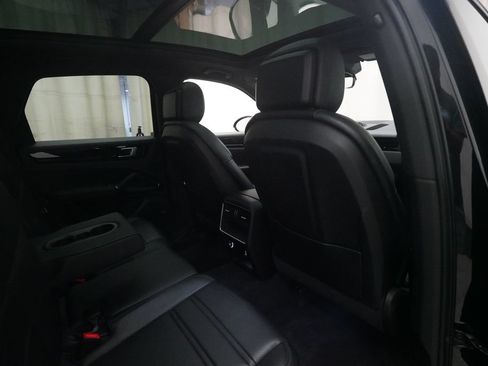 Used 2020 Porsche Cayenne S AWD/4WD image 28