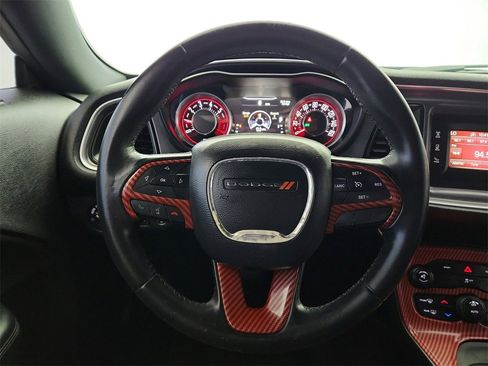 Used 2016 Dodge Challenger R/T image 13