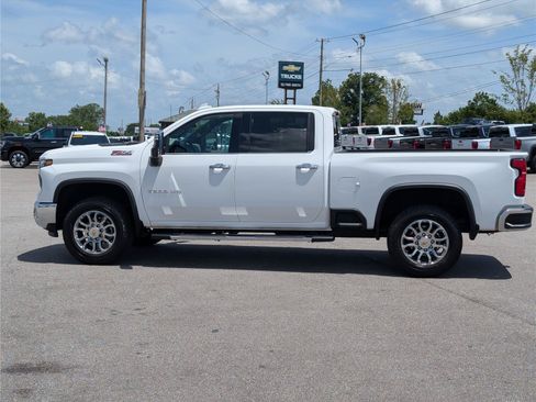 Used 2024 Chevrolet Silverado 2500 LTZ w/ LTZ Premium Package AWD/4WD image 13