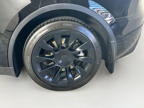 Used 2022 Tesla Model Y Long Range AWD/4WD image 11
