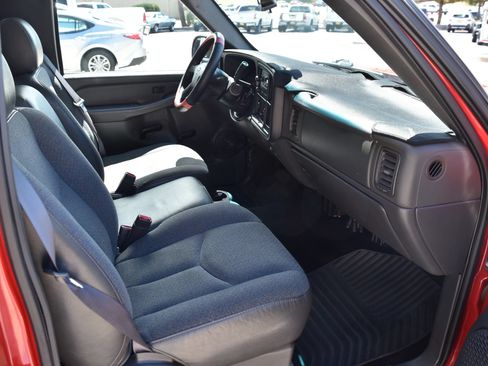Used 2004 Chevrolet Silverado 1500 W/T RWD image 17