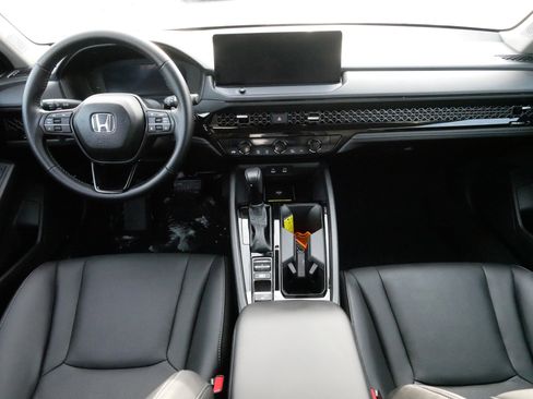 Used 2025 Honda Accord EX-L image 10