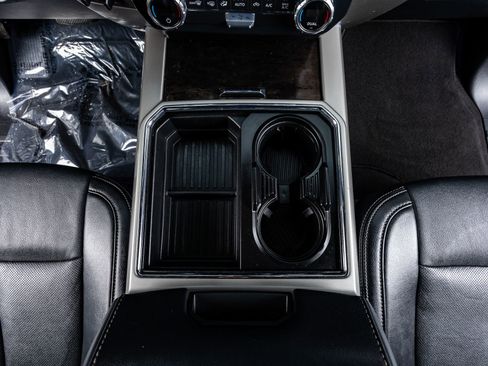 Used 2022 Ford F250 Lariat w/ Black Appearance Package image 27