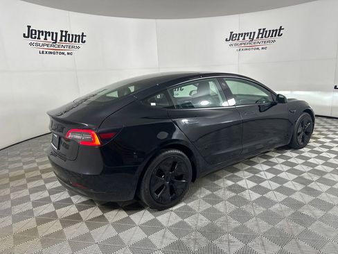 Used 2022 Tesla Model 3 Standard Range RWD image 4