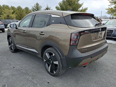 New 2026 Nissan Kicks SR image 3