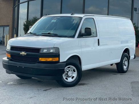 Used 2018 Chevrolet Express 2500 w/ Driver Convenience Package image 7