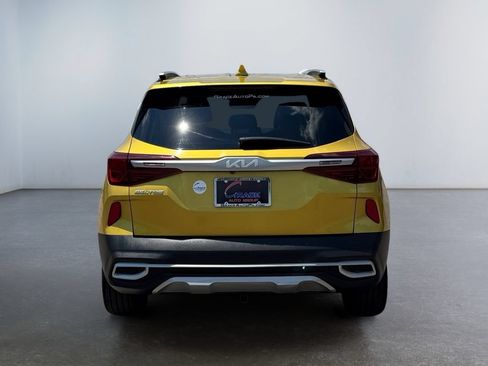 Used 2022 Kia Seltos SX w/ Sunroof Package AWD/4WD image 6