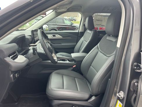 New 2026 Ford Explorer Active w/ Active Comfort Package AWD/4WD image 9