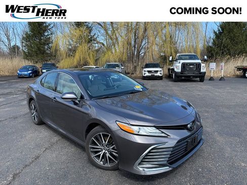 Used 2023 Toyota Camry XLE w/ Navigation Package image 1
