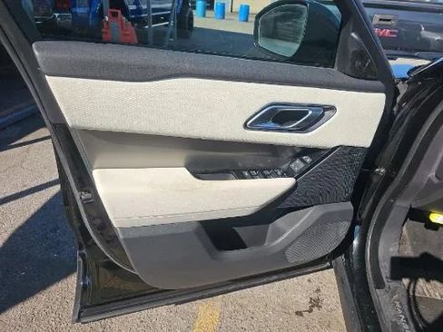 Used 2019 Land Rover Range Rover Velar S image 11