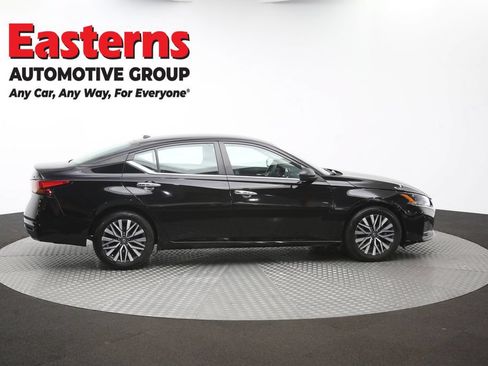 Used 2024 Nissan Altima 2.5 SV FWD image 44
