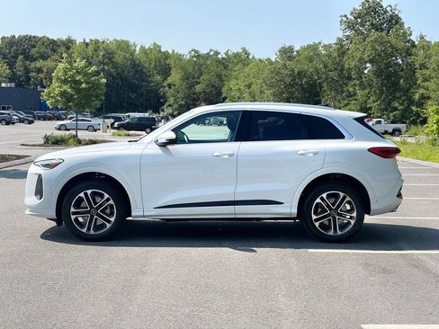 Used 2025 Audi Q5 Premium Plus w/ Premium Plus AWD/4WD image 3