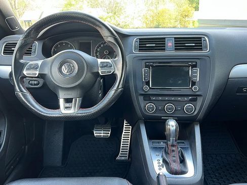 Used 2013 Volkswagen Jetta GLI Autobahn image 29