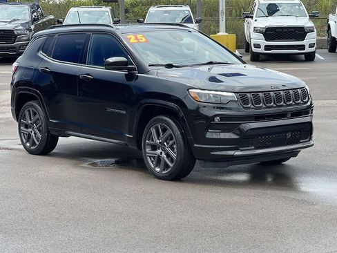 Certified 2025 Jeep Compass Limited w/ High Altitude Package AWD/4WD image 8