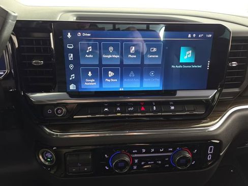 Used 2024 Chevrolet Silverado 1500 LT image 16