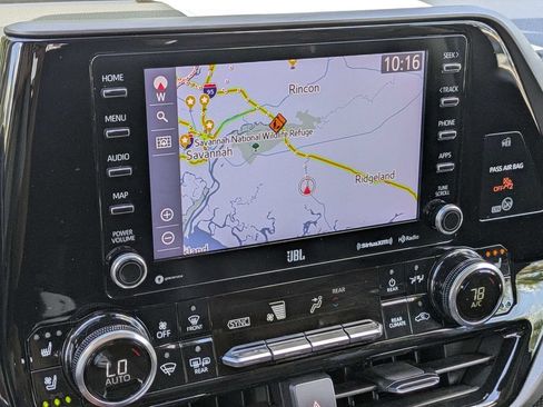 Used 2021 Toyota Highlander Limited FWD image 24