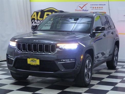 Used 2024 Jeep Grand Cherokee Limited 4xe image 2