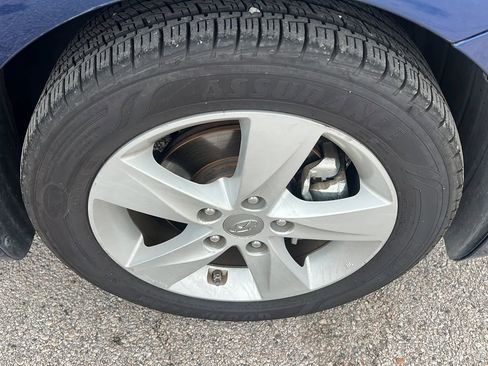 Used 2013 Hyundai Elantra GLS w/ Preferred Pkg image 31