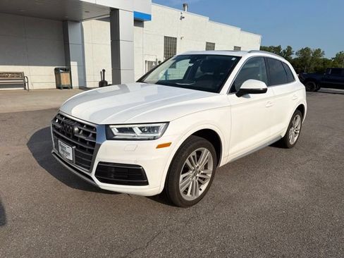 Used 2018 Audi Q5 2.0T Premium Plus w/ Premium Plus Package AWD/4WD image 2