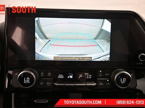 Used 2023 Toyota Highlander Bronze Edition AWD/4WD image 19