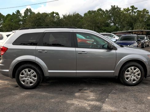 Used 2016 Dodge Journey SE w/ Flexible Seating Group image 13