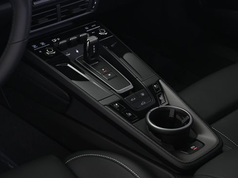 Certified 2025 Porsche 911 Carrera GTS image 30