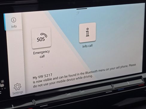 Used 2025 Volkswagen Atlas SE image 4