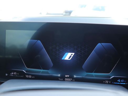 New 2026 BMW X5 xDrive50e w/ Climate Comfort Package image 37