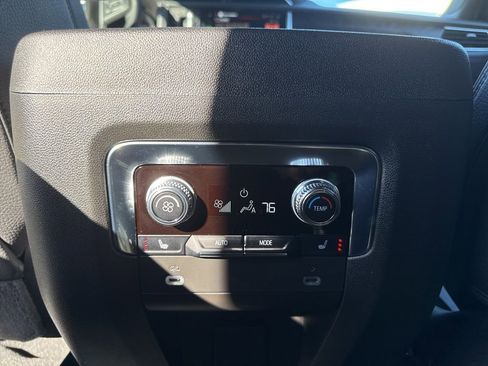 Used 2024 GMC Yukon Denali AWD/4WD image 15