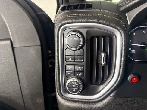 Used 2020 GMC Sierra 2500 AT4 w/ AT4 Premium Package image 30