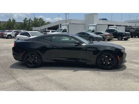 Used 2023 Chevrolet Camaro LT RWD image 9