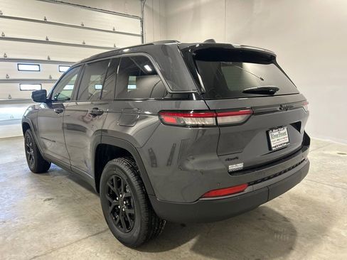 New 2026 Jeep Grand Cherokee Altitude AWD/4WD image 8