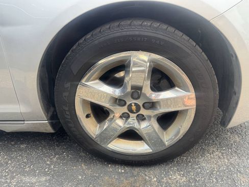 Used 2010 Chevrolet Malibu LT w/ Power Convenience Package FWD image 4