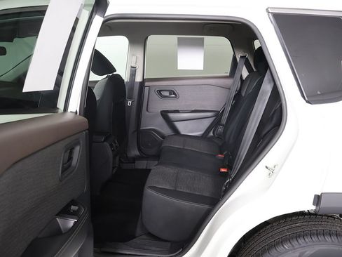 Used 2021 Nissan Rogue S AWD/4WD image 27