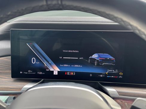 Used 2023 BMW 760i xDrive w/ Luxury Rear Seating Package image 32