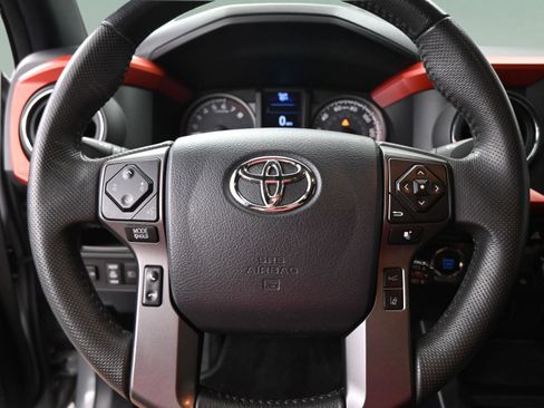 Used 2019 Toyota Tacoma TRD Off-Road image 27