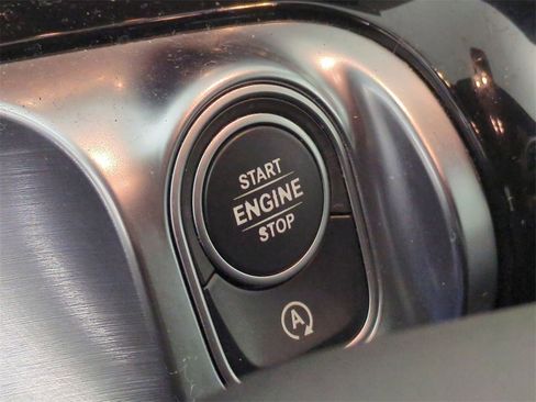 Used 2020 Mercedes-Benz GLB 250 4MATIC image 16